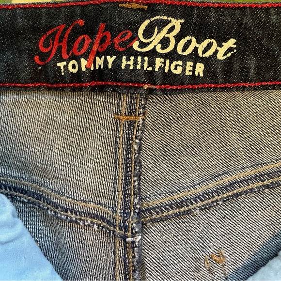 Tommy Hilfiger dark wash boot cut jeans size 6/30 - Picture 3 of 4